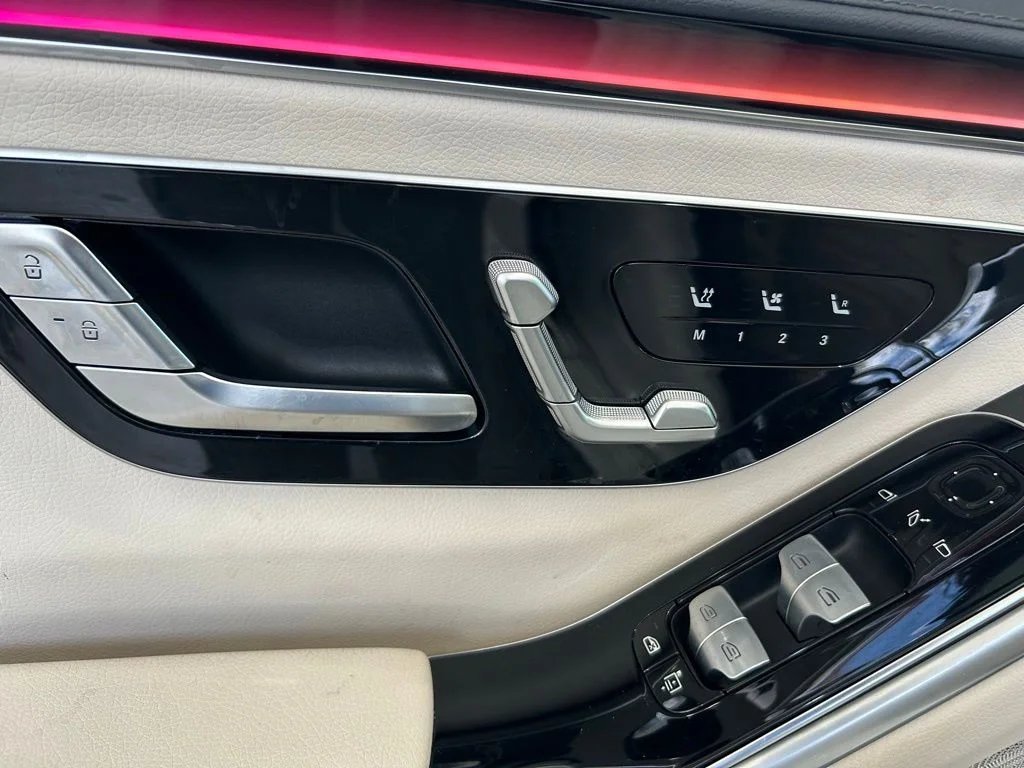 Used 2022 White Mercedes-Benz S 500 image 40