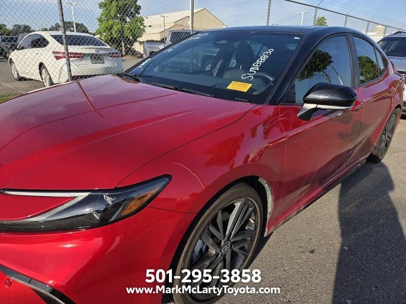 Used 2025 RED/BLACK TOP TOYOTA XSE image 5
