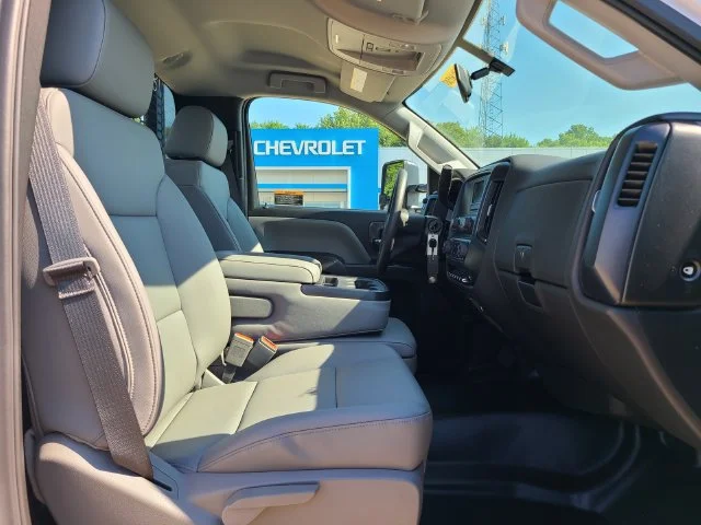 Used 2024 White Chevrolet 1WT image 17