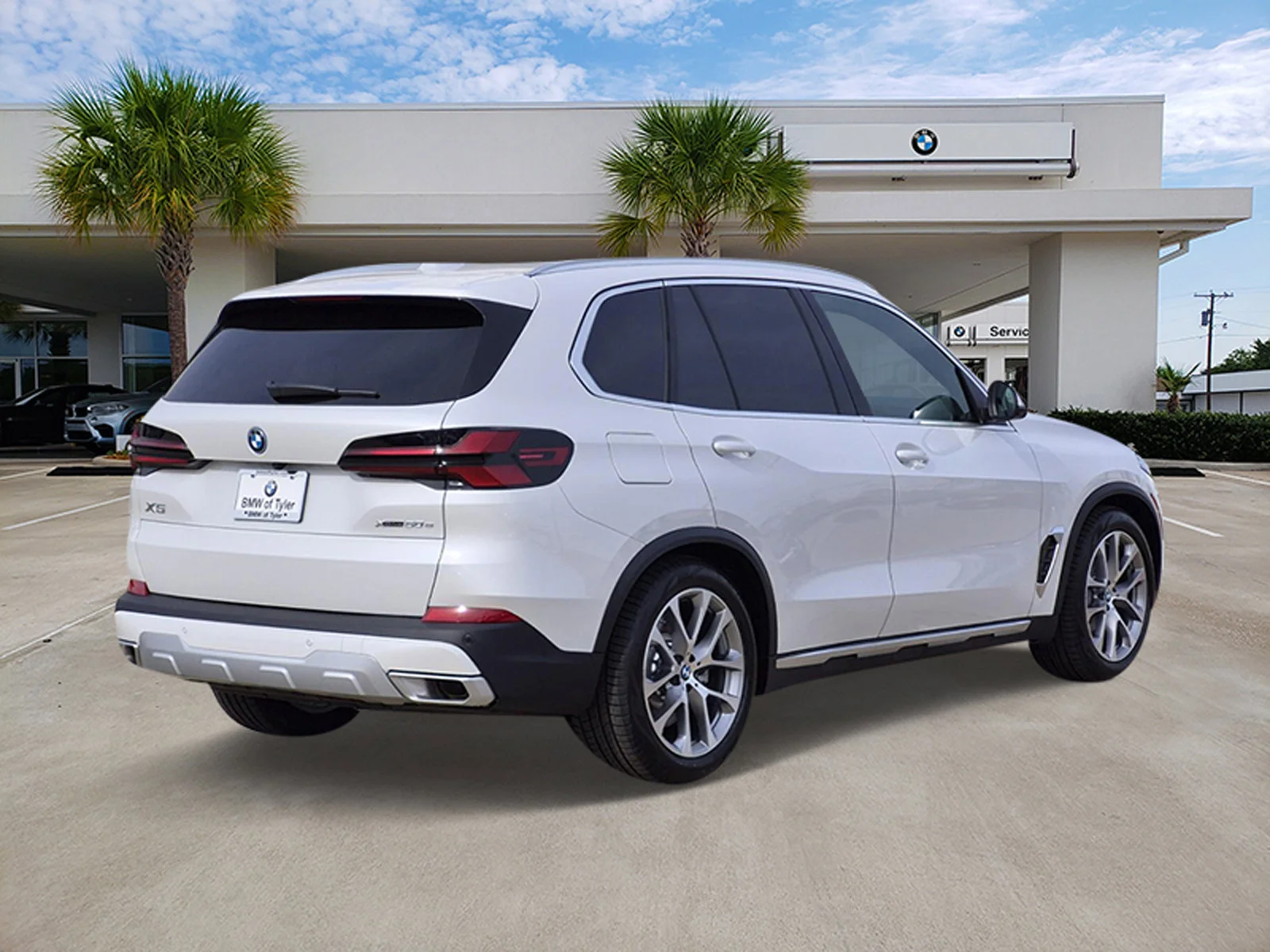 New 2026 Mineral White Metallic BMW xDrive50e image 4