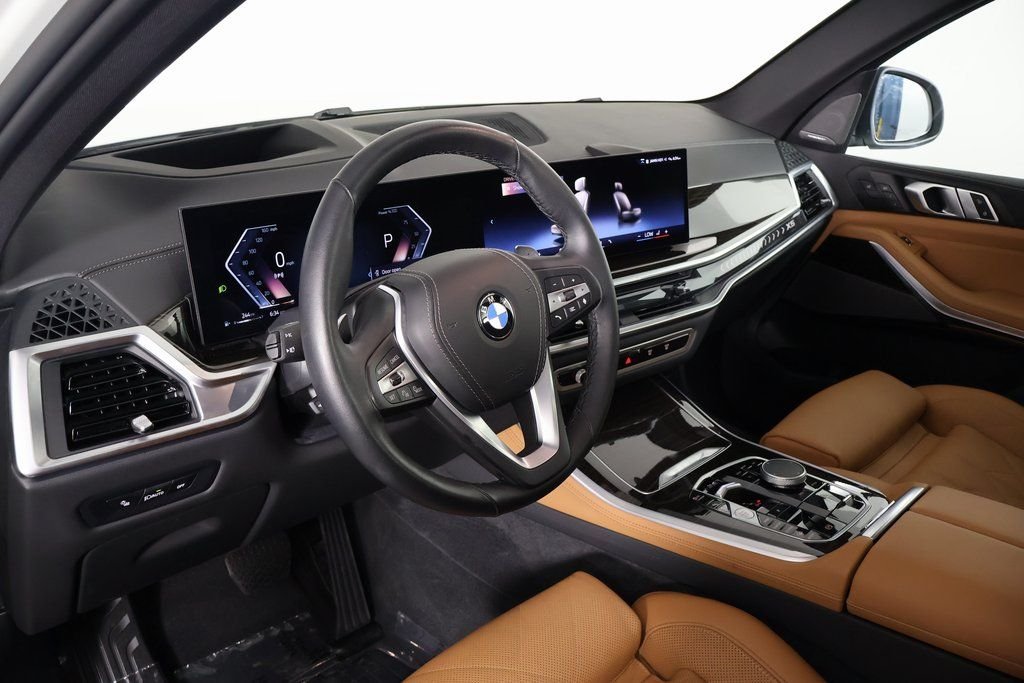 Certified Used 2026 White Metallic BMW xDrive40i image 7