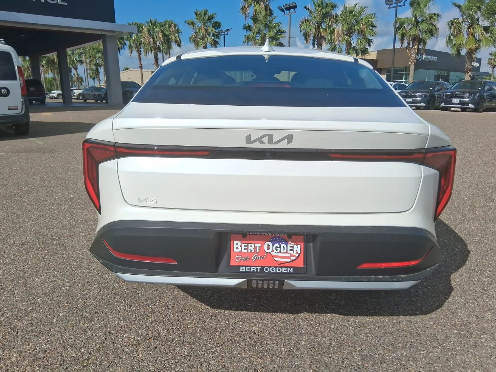 New 2026 White Kia LXS image 5