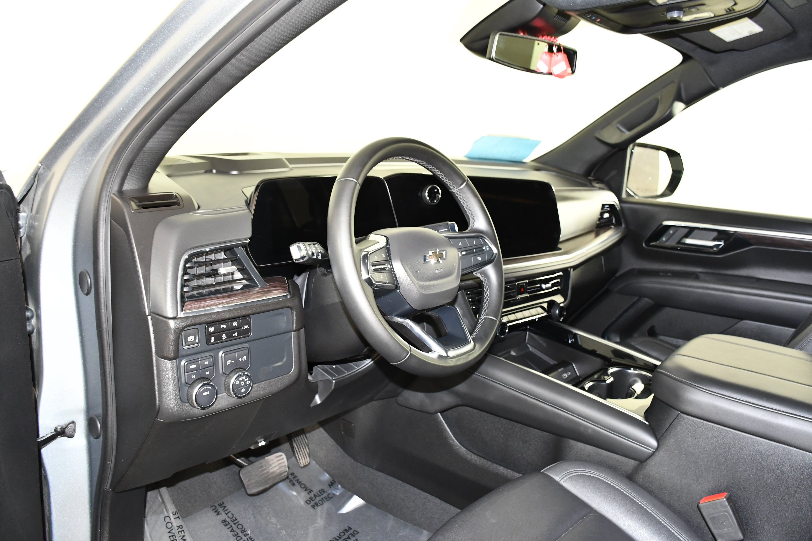 Used 2025 Sterling Gray Metallic Chevrolet Z71 image 40
