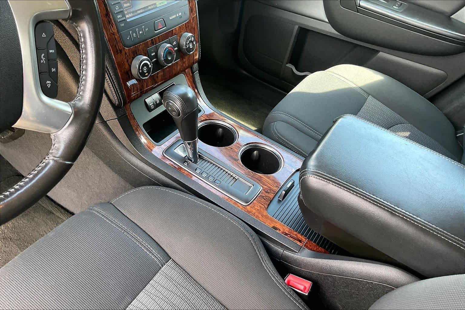 Used 2013 White Diamond Tricoat Chevrolet LT image 16