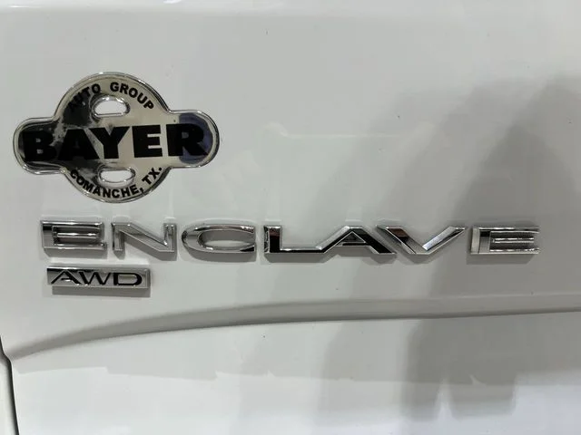 Used 2023 Summit White Buick Essence image 28