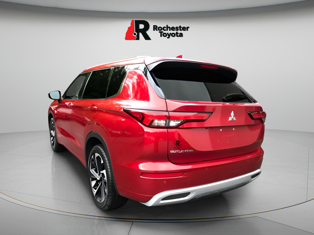 Used 2022 Red Mitsubishi SEL image 5