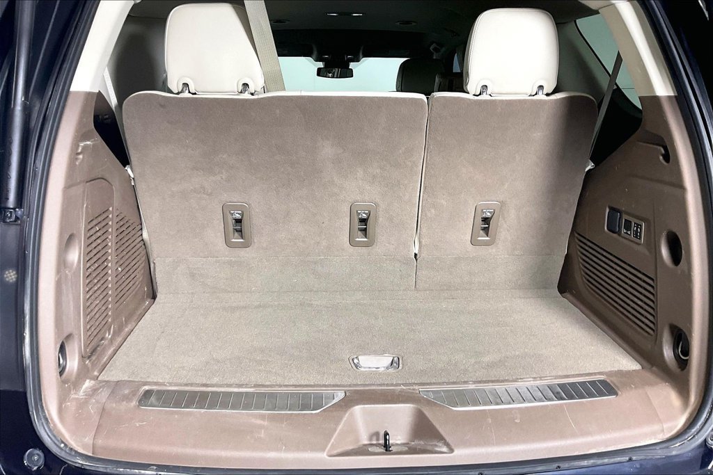 2023 GMC Yukon Denali - Photo 28