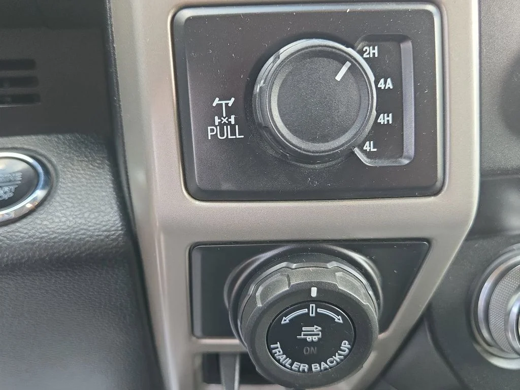 Used 2019 Green Ford Lariat image 56