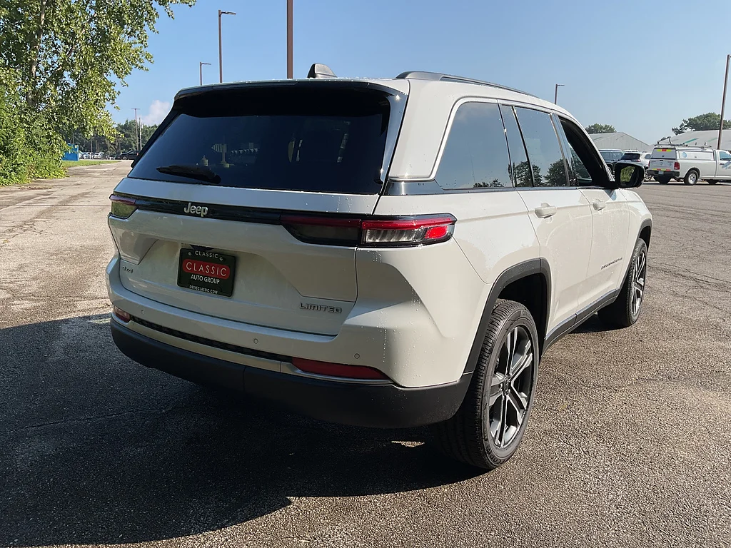 New 2027 Bright White Clearcoat Jeep Limited image 5