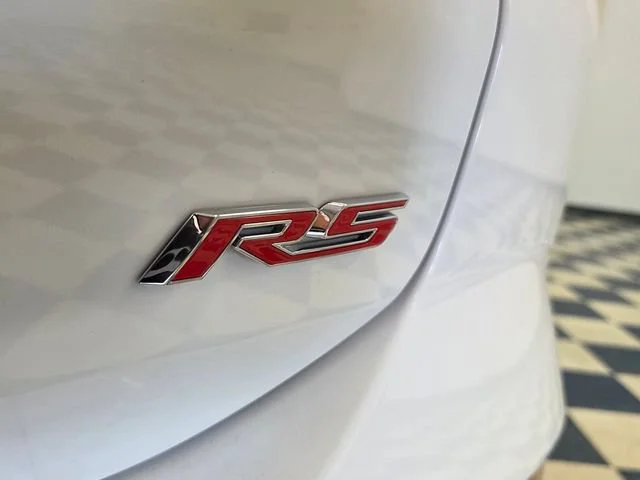 Used 2022 Summit White Chevrolet RS image 7