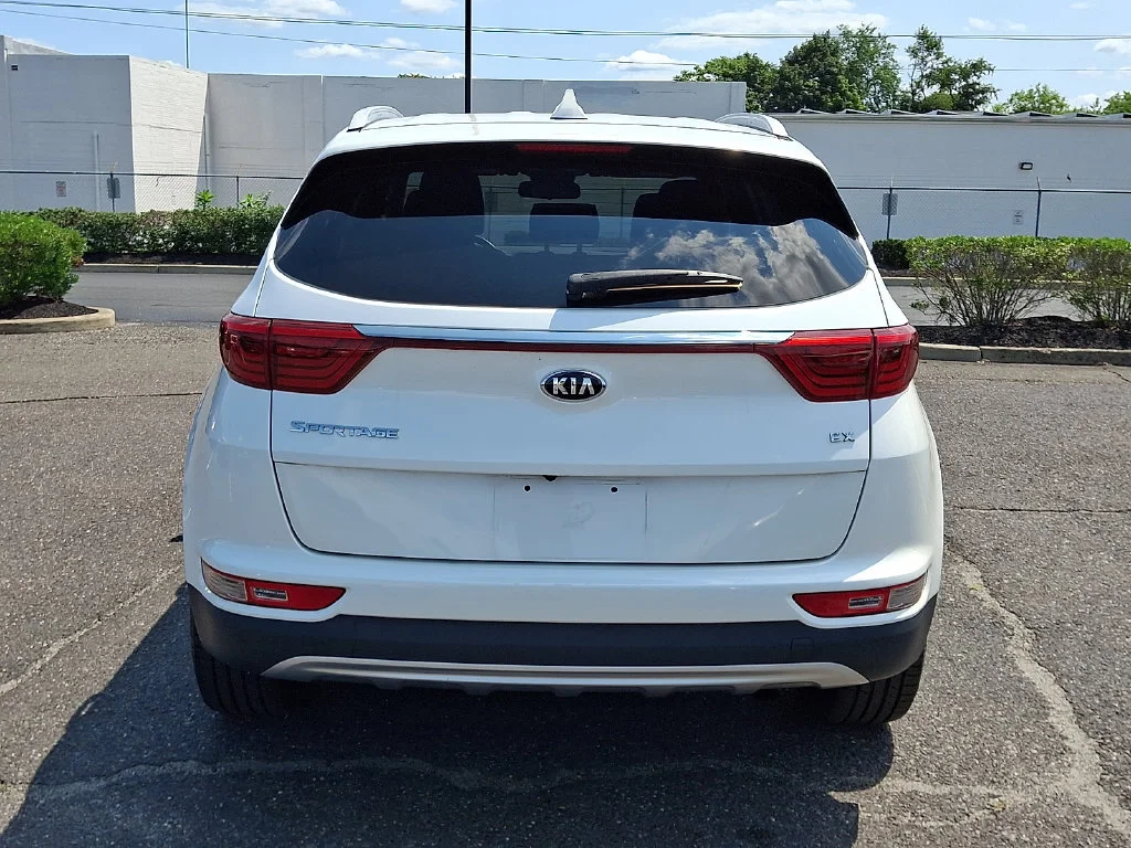 Used 2019 White Kia EX image 10