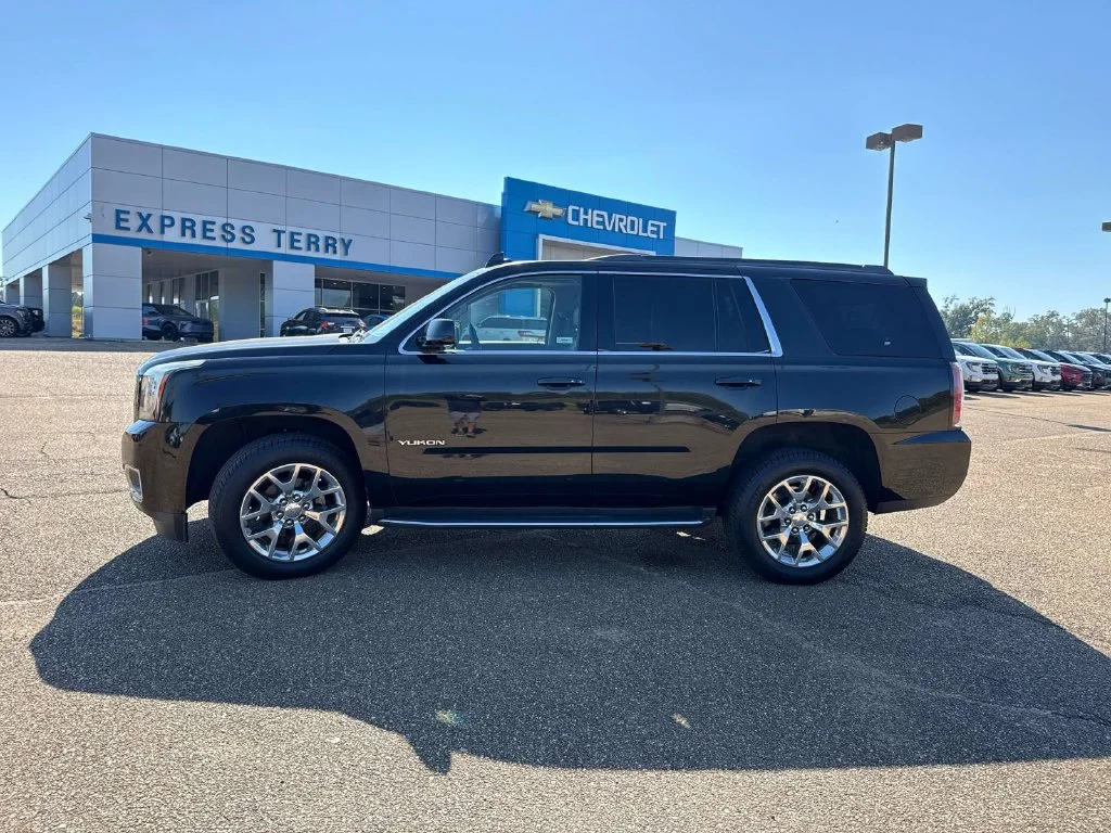 Used 2017 Black GMC SLT image 4