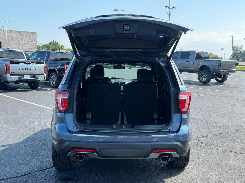 Used 2018 Blue Ford Limited image 4