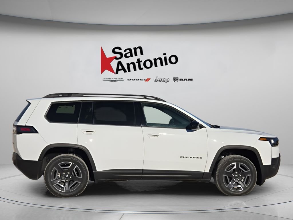 New 2026 Bright White Clear-Coat Exterior Paint Jeep Laredo image 17