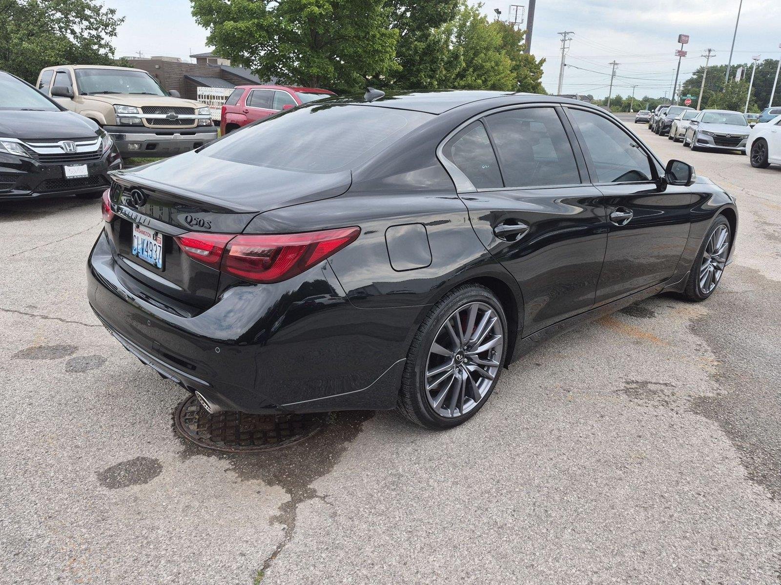 Used 2023 Midnight Black INFINITI RED SPORT 400 image 5