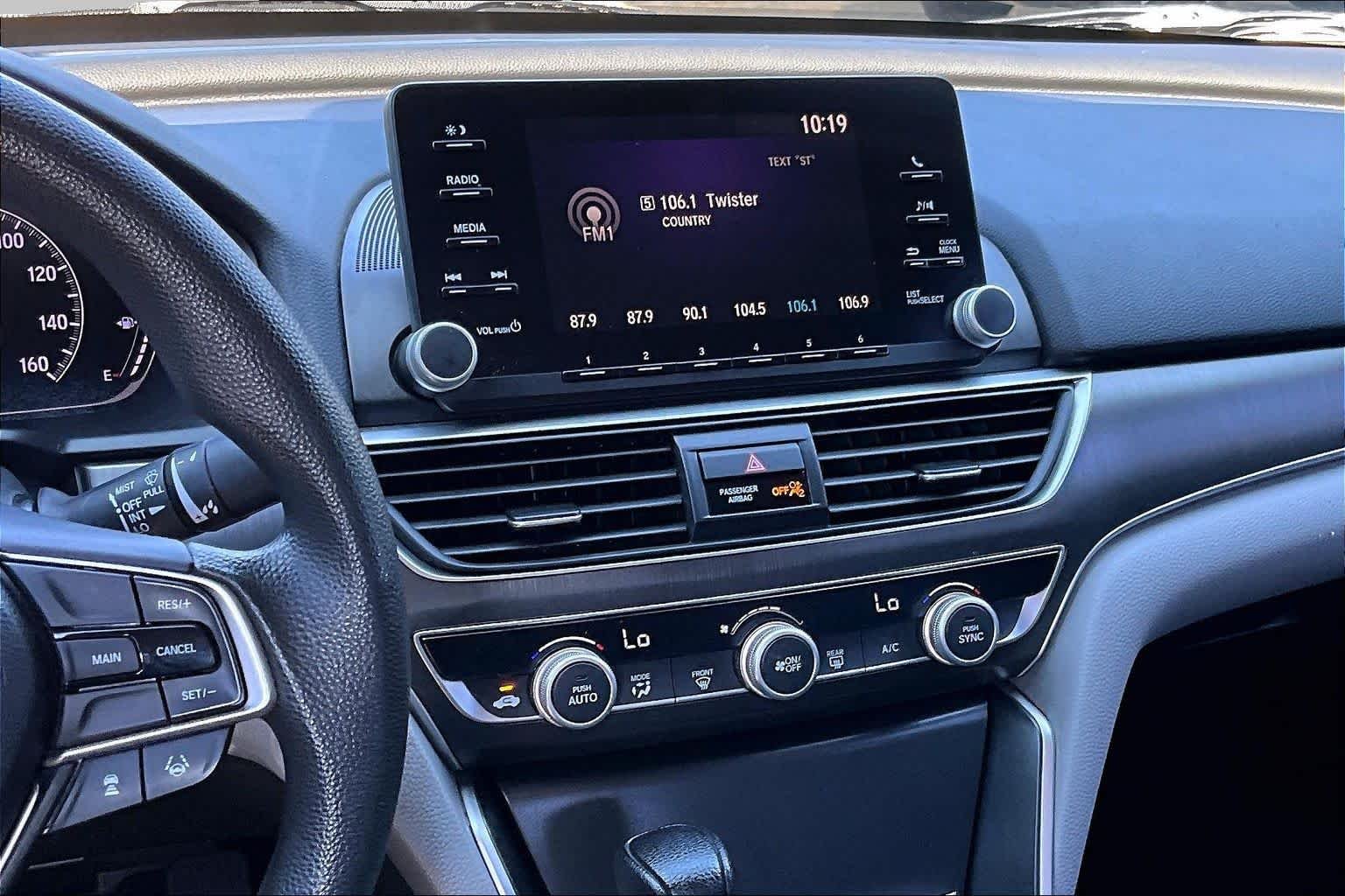 Used 2019 Lunar Silver Metallic Honda LX 1.5T image 7