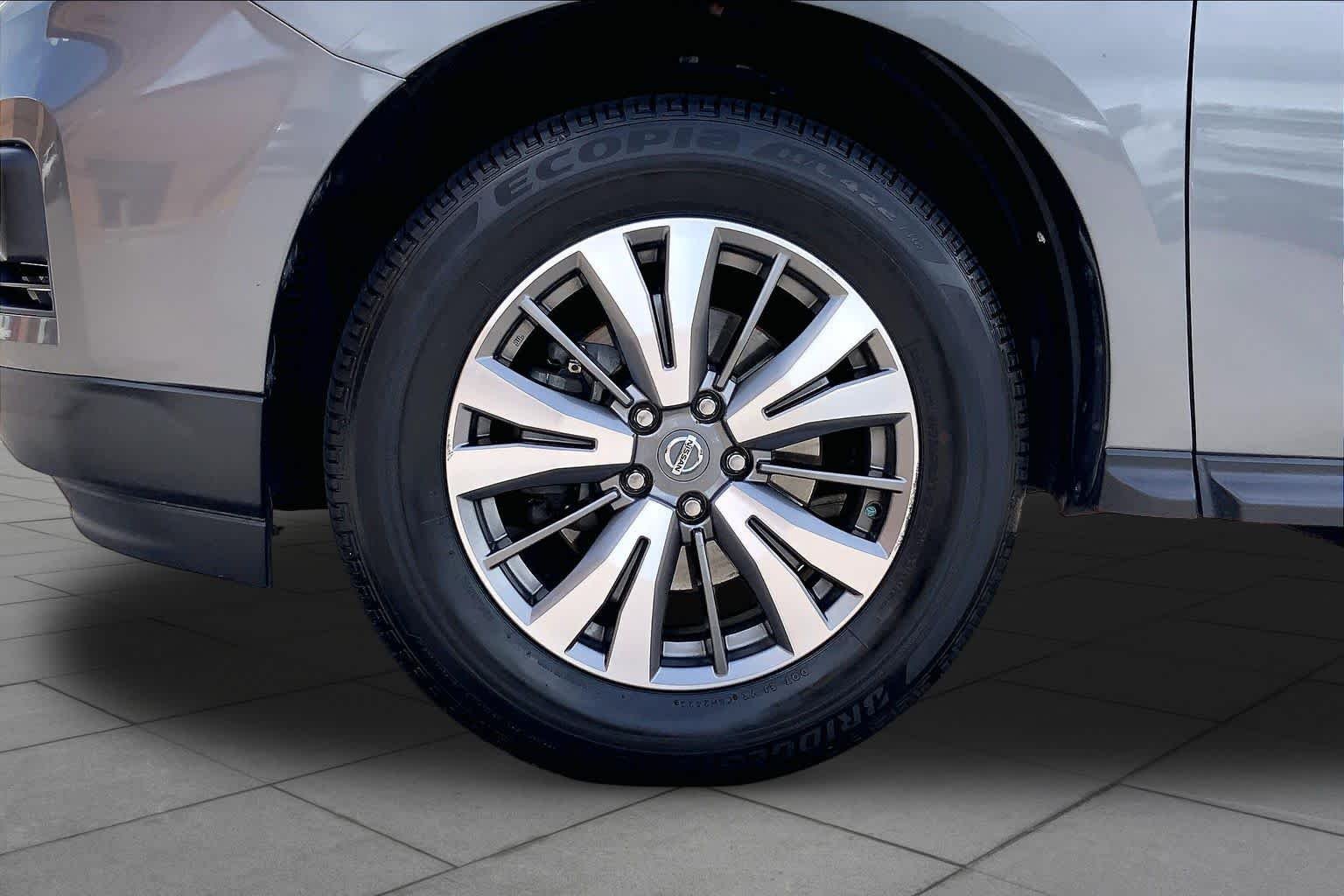 Used 2020 Gun Metallic Nissan SV image 10