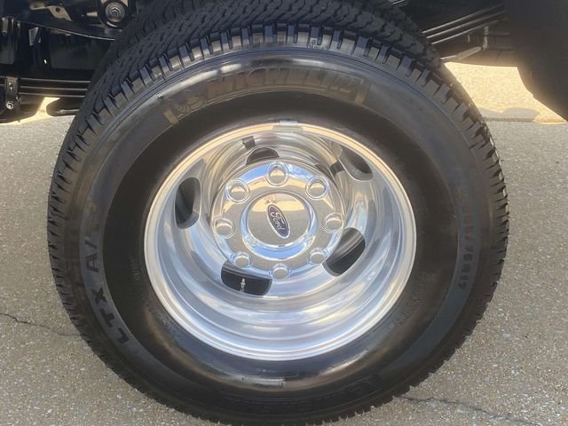 New 2026 Agate Black Metallic Ford XLT image 9