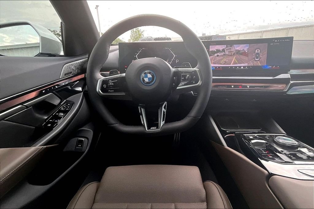 Used 2026 White BMW 550e xDrive image 7