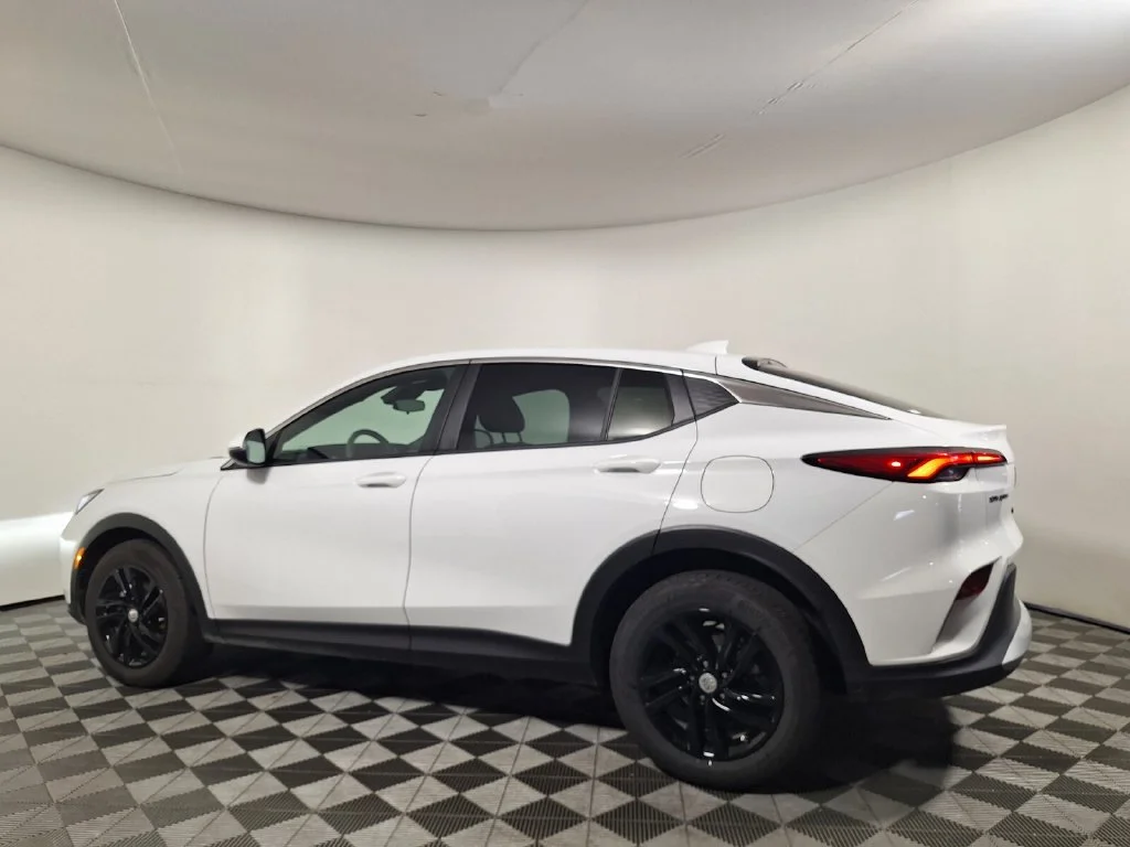 Used 2026 White Buick Preferred image 7