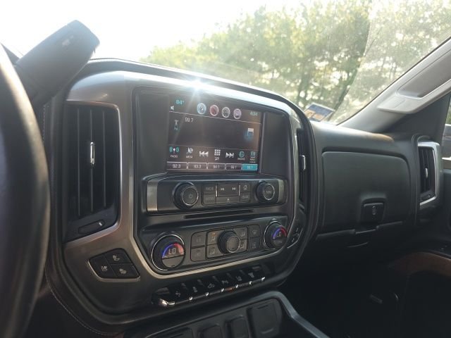 Used 2016 Red Chevrolet LTZ image 10