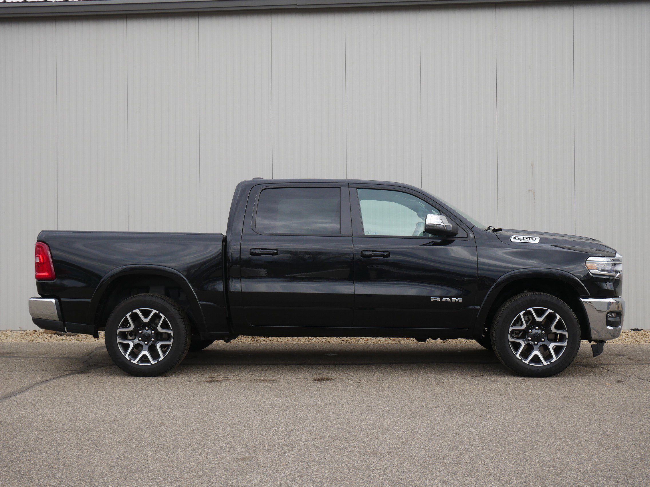 Used 2025 Diamond Black Crystal Pearlcoat Ram Laramie image 6