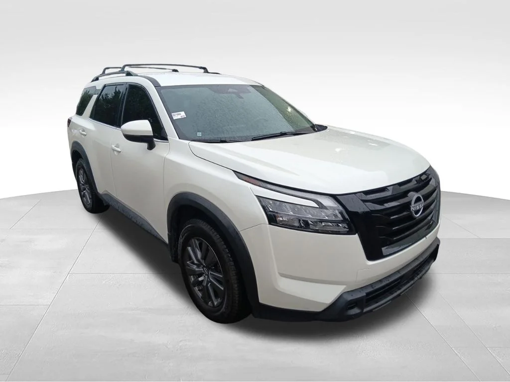Used 2024 Pearl White Tricoat Nissan SV image 9