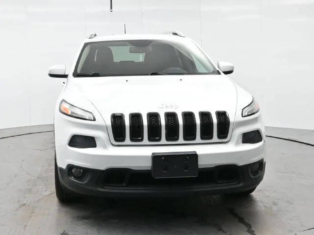 Used 2018 Bright White Clearcoat Jeep Latitude Plus image 2