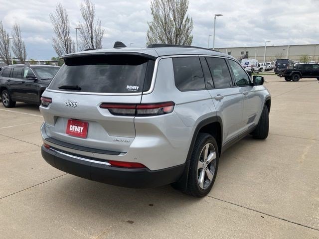 Used 2025 Silver Zynith Jeep Limited image 7