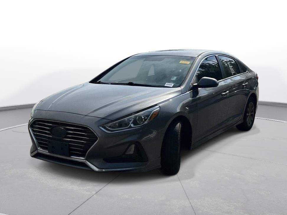 Used 2018 Machine Gray Hyundai SE image 2