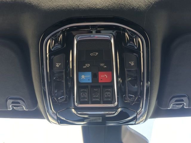 New 2026 High Gloss Black Exterior Paint Jeep Summit Reserve image 25