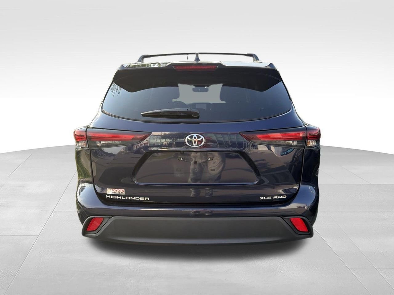 Used 2024  Toyota XLE image 5