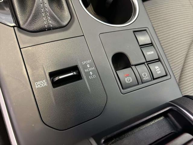 Certified Used 2025 WIND CHILL PEARL Toyota  image 21