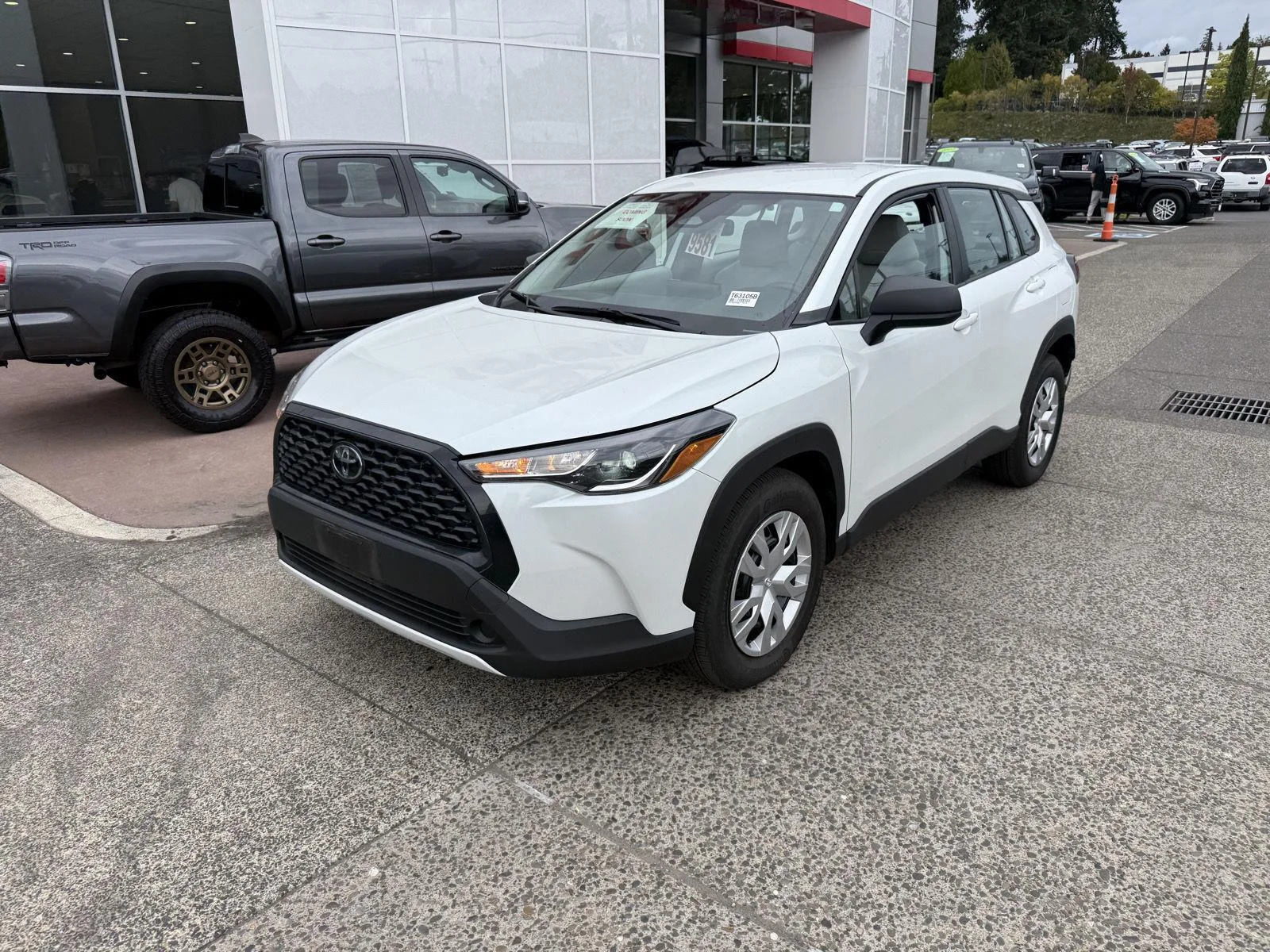 Used 2024 Wind Chill Pearl Toyota L image 4