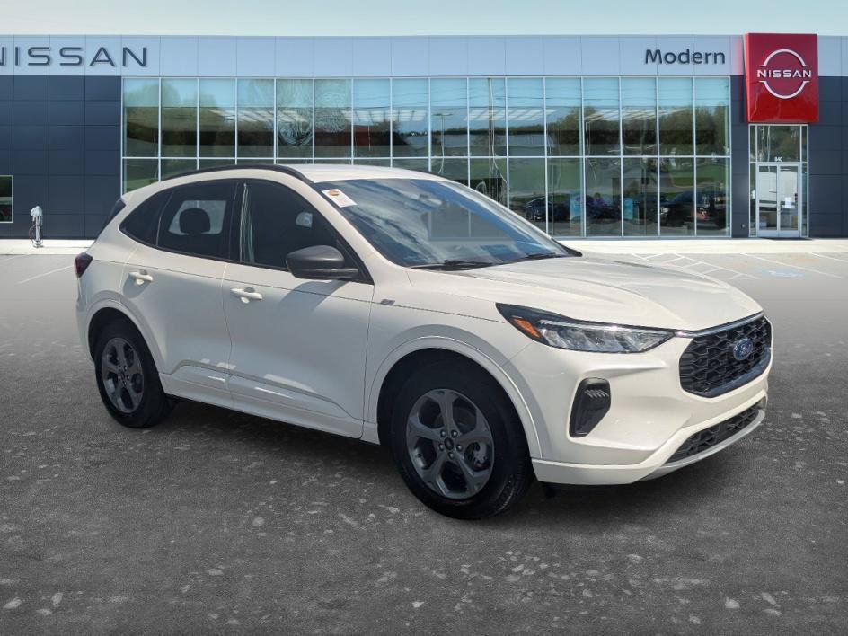 Used 2024 White Metallic Ford ST-Line image 7