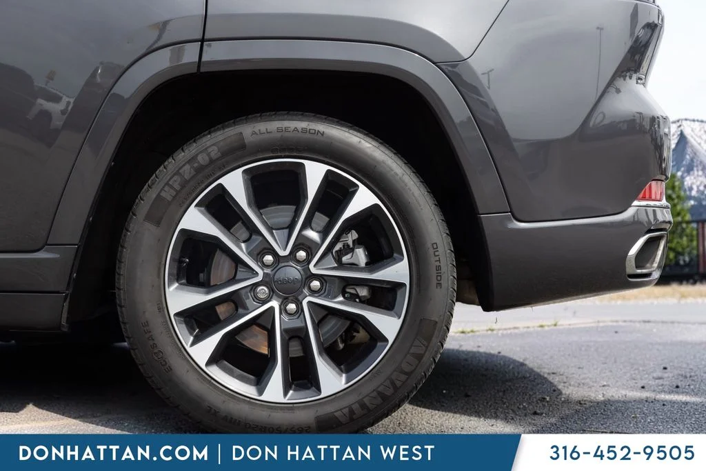 Used 2023 Gray Jeep Overland 4xe image 32