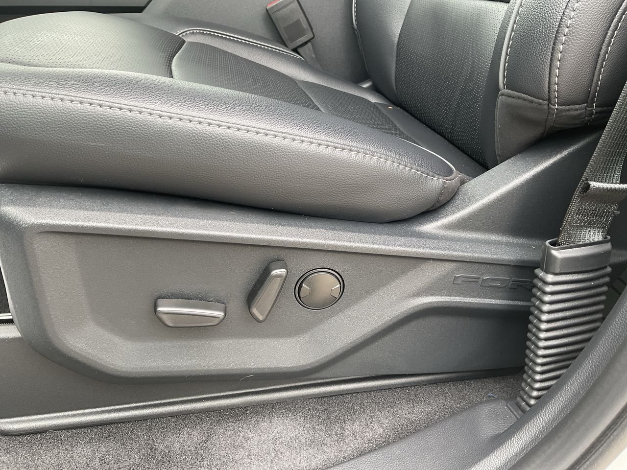 New 2026 AVALANCHE Ford Lariat image 12