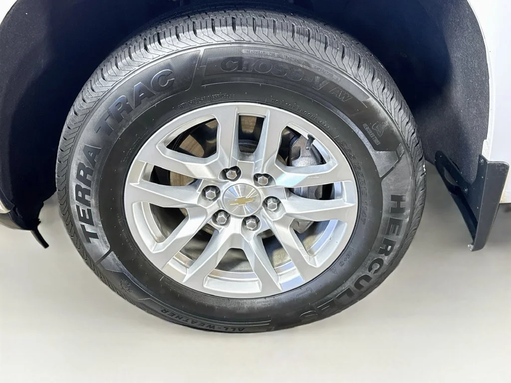 Used 2021 White Chevrolet LT image 39