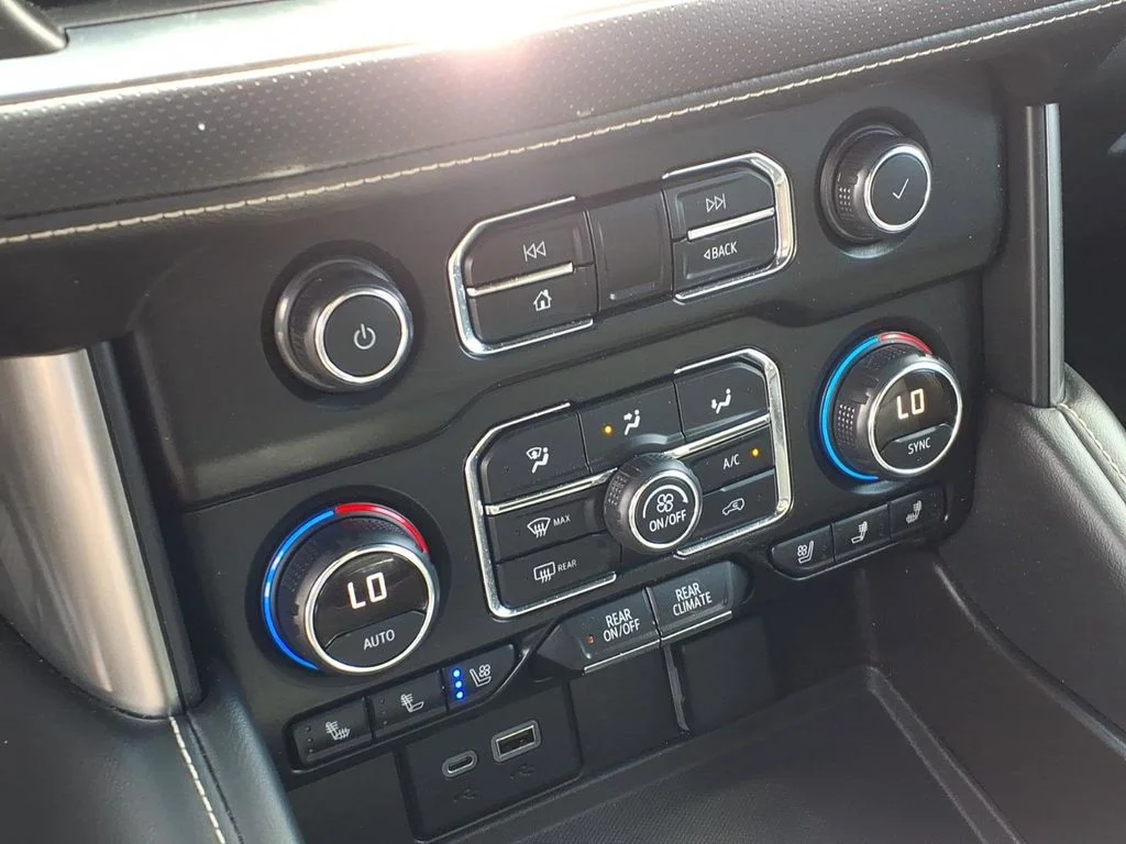 Used 2021 Black Chevrolet Premier image 17