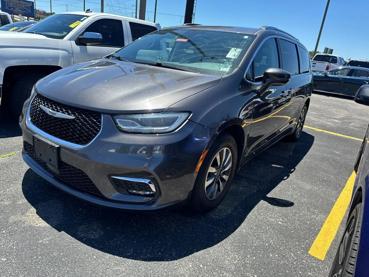 Used 2021 Granite Crystal Clearcoat Metallic Chrysler Touring L FWD image 6