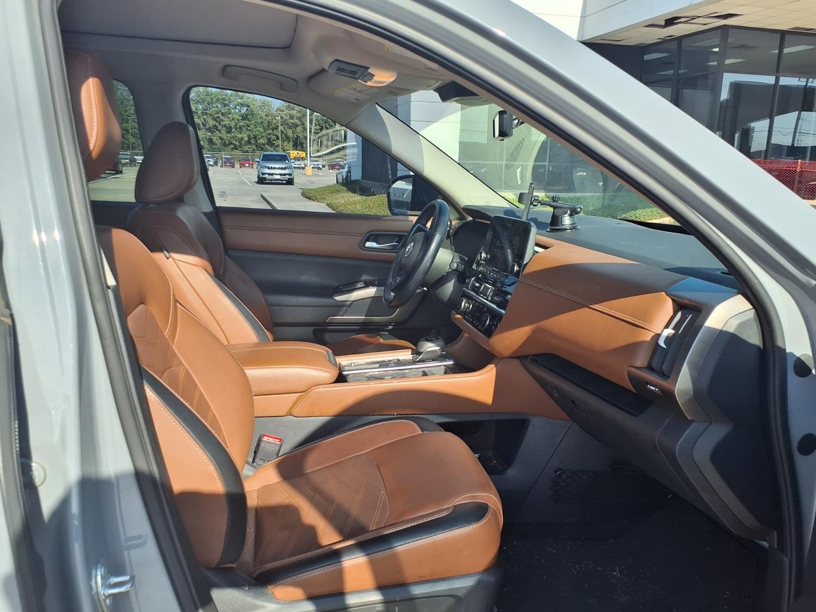 2023 Nissan Pathfinder Platinum  at Robbins Nissan