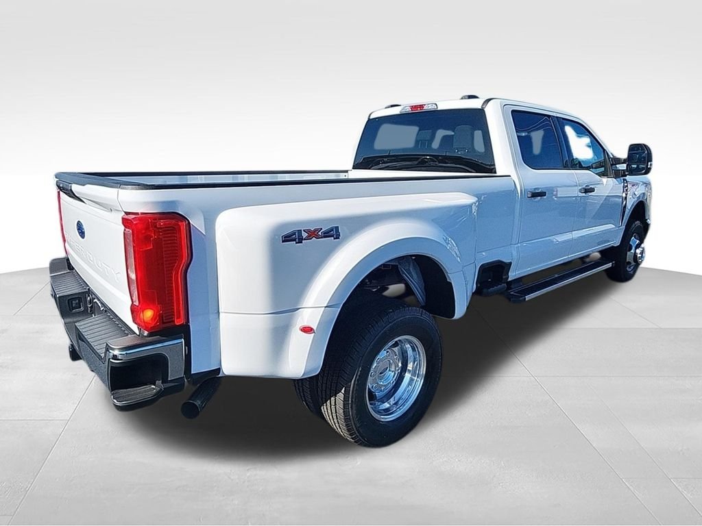 Used 2026 Oxford White Ford XLT image 8