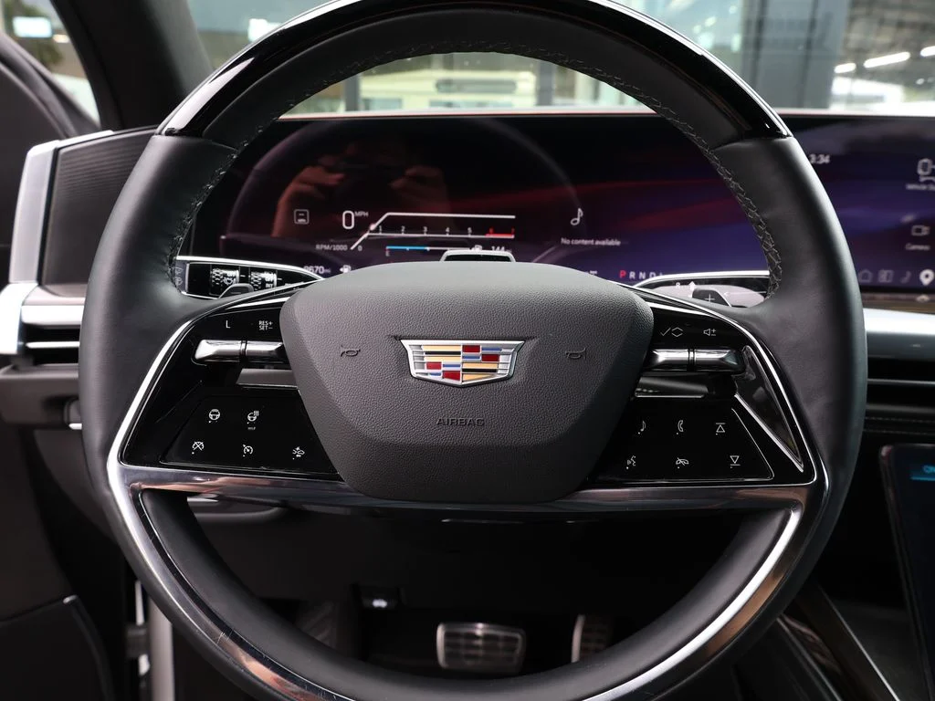 Used 2025 White Cadillac Premium image 43