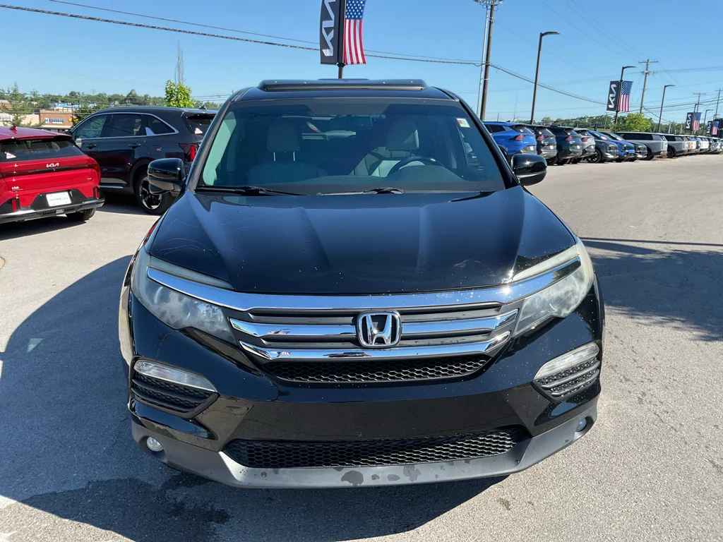 Used 2017 Crystal Black Pearl Honda EX-L image 3