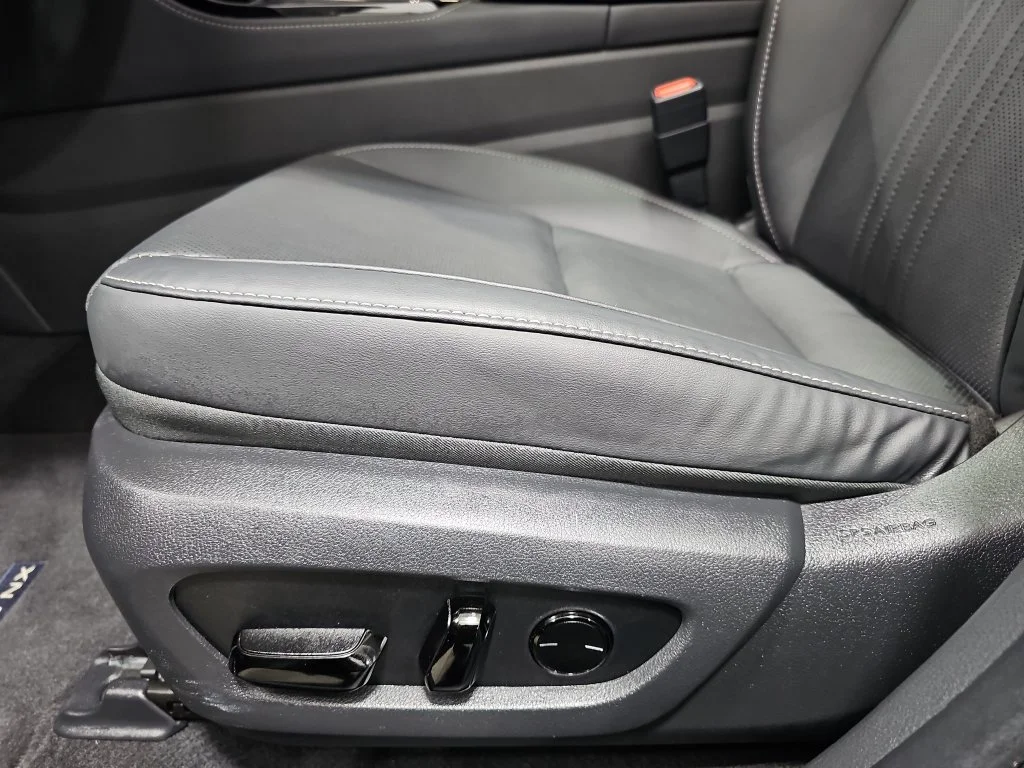 Used 2025 Black Lexus 250 Premium image 31