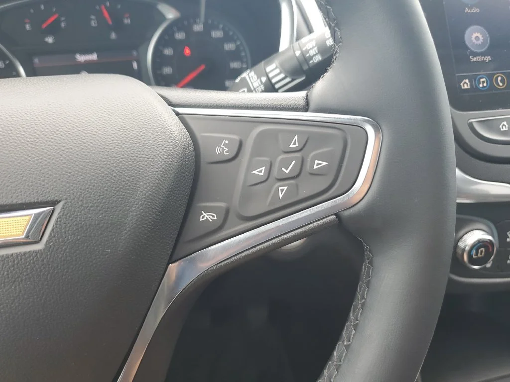 Used 2024 Summit White Chevrolet LT image 20