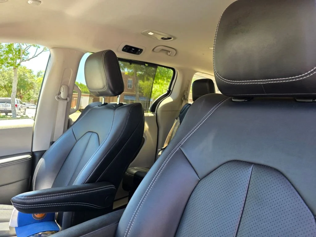 Used 2024  Chrysler Touring L image 13