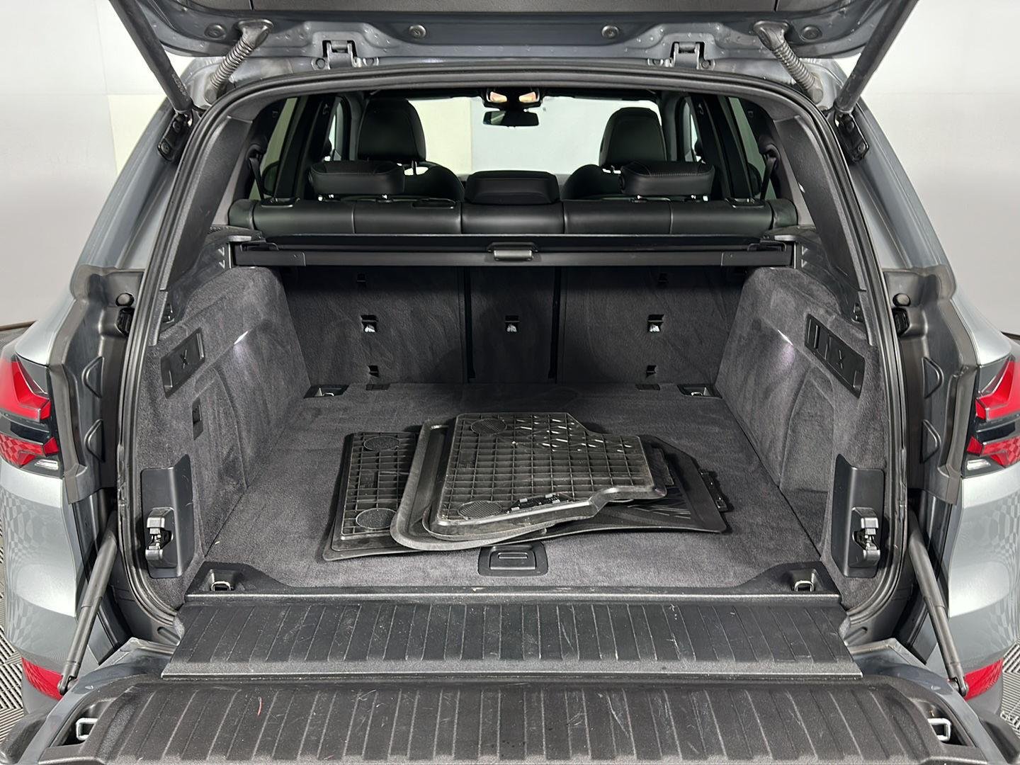 Used 2024 Skyscraper Grey Metallic BMW xDrive40i image 26