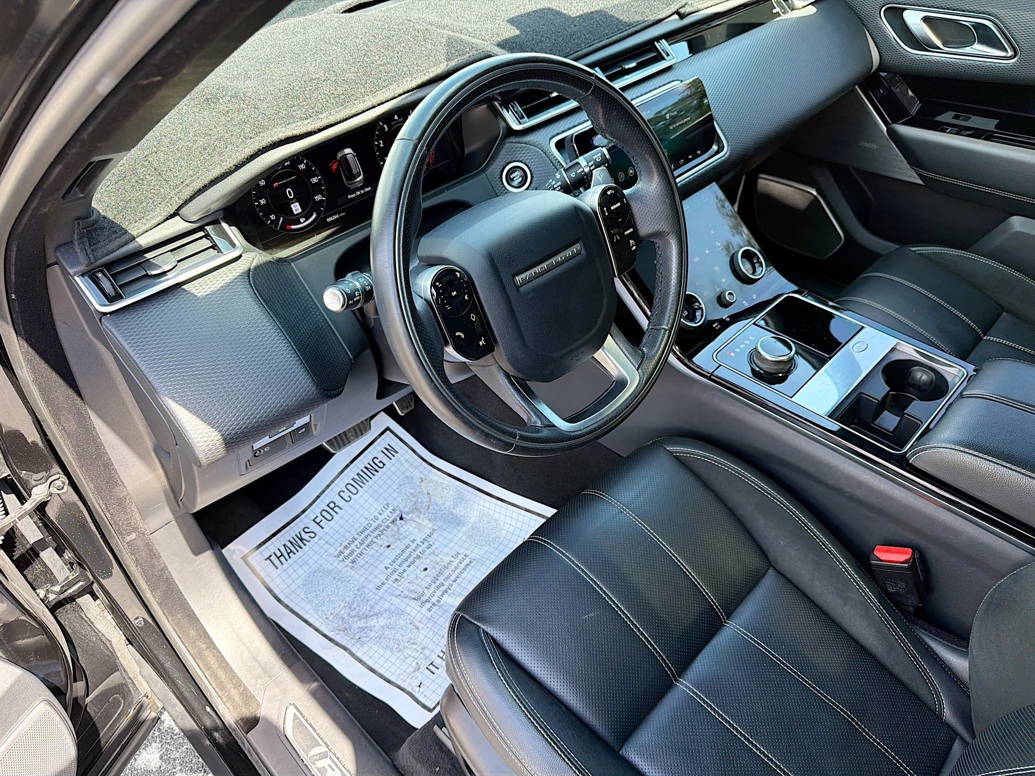 Used 2019 Narvik Black Land Rover R-Dynamic SE image 25