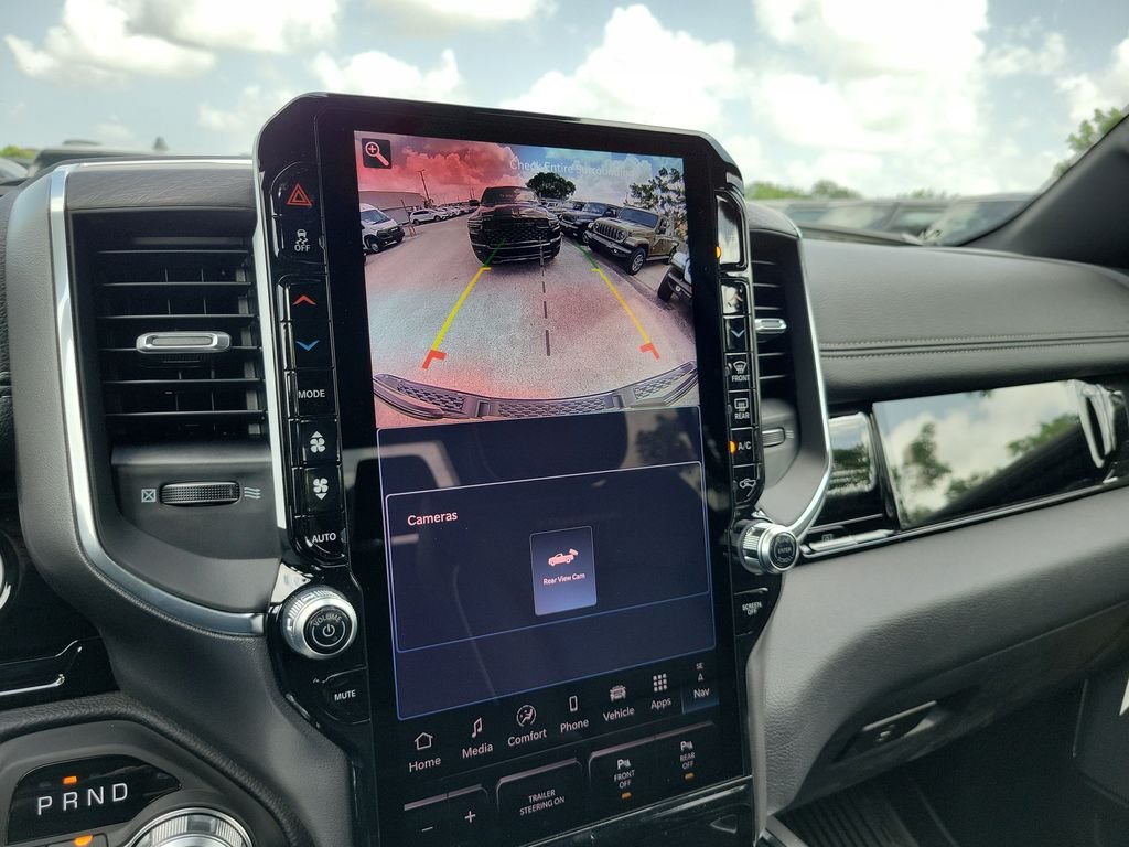 New 2026 Diamond Black Crystal Pearl-Coat Exterior Paint RAM Laramie image 28